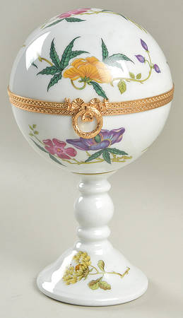 Mioraflor (Menton) Stemmed Ball Box & Hinged Lid