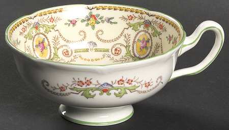 The Kendall Footed Cup