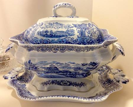 ROR23 Tureen & Lid w/Underplate