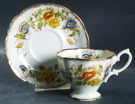 7729 Footed Cup & Saucer Set