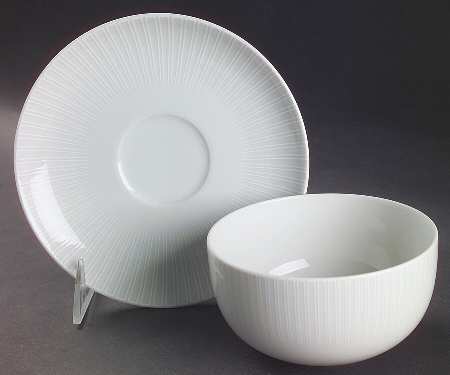 Moon White On White Open Sauce Boat & Underplate