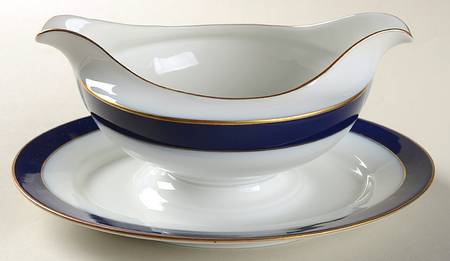 Grandeur Gravy Boat with Attached Underplate