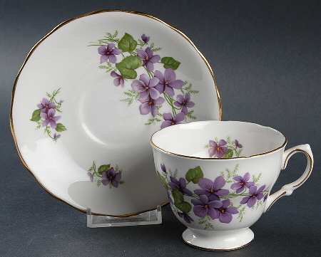 RVA8141 Footed Cup & Saucer Set