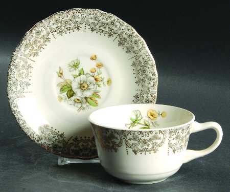 Brater's Flat Cup & Saucer Set