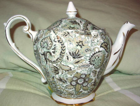1445 Teapot & Lid
