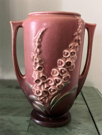 Foxglove Red (Rose Pink) 7" Handled Vase