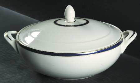 Cambridge Blue Oval Covered Vegetable