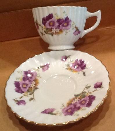 8616-A Footed Cup & Saucer Set