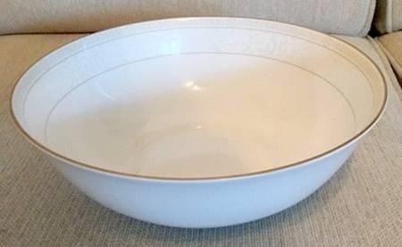 Gardenia 10" Large Salad Serving Bowl