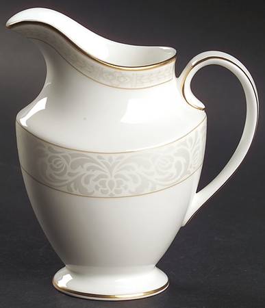 Gardenia Creamer