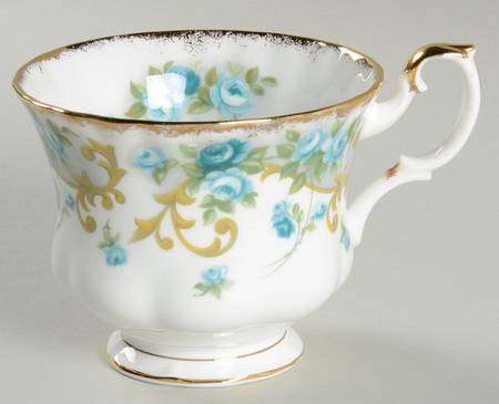 Veronica Footed Cup