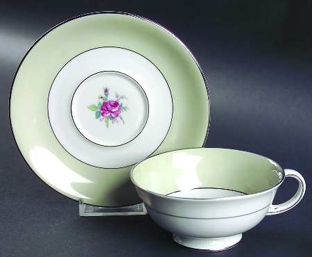 ROB288 Footed Cup & Saucer Set
