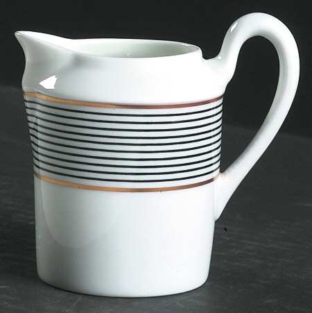 Crinoline Black Creamer