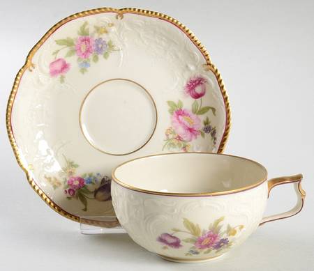 R1282 Flat Cup & Saucer Set