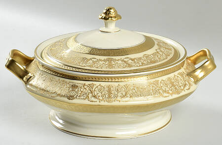F8393 Round Covered Vegetable