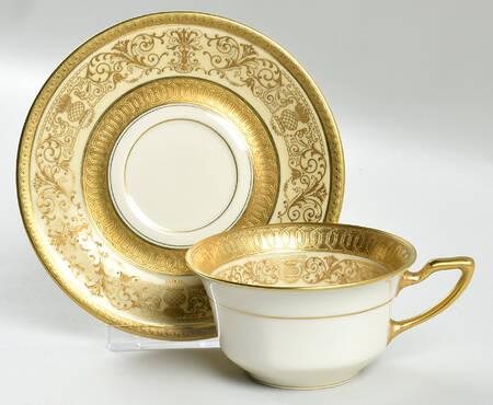 F8393 Flat Cup & Saucer Set