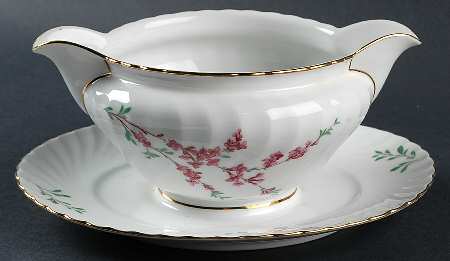 ROB289 Gravy Boat with Attached Underplate