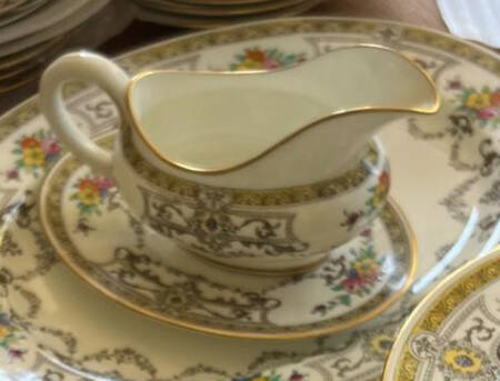Winston Gravy Boat & Underplate
