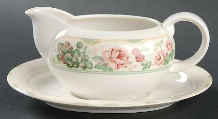 Bronte Gravy Boat & Underplate