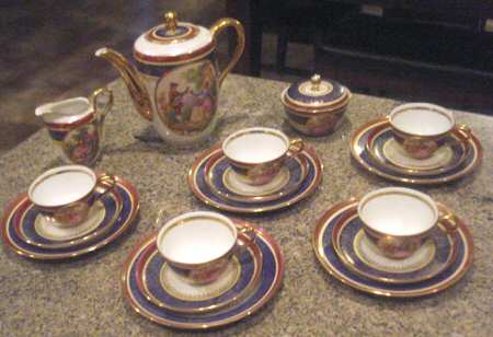 R1106 Flat Cup & Saucer Set