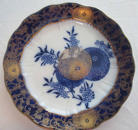 Persian Spray (Scalloped) Dinner Plate