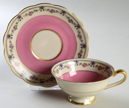 ROB291 Footed Cup & Saucer Set