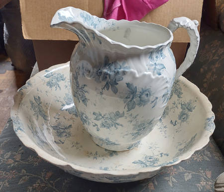 Verona (Scattered Blue Flowers) Large Pitcher & Bowl Set