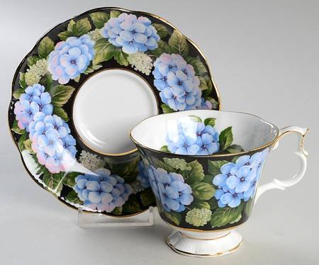 Bouquet Series Footed Cup & Saucer Set