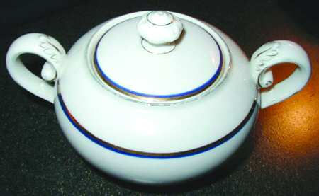 1237 Sugar Bowl & Lid