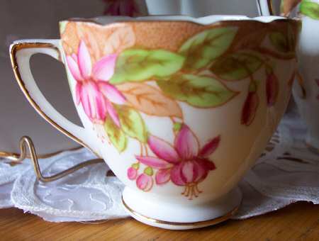 4943 Footed Cup