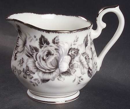 Paradise Black Creamer