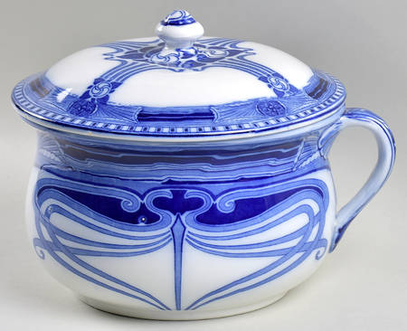 Aubrey Flow Blue Chamber Pot & Lid