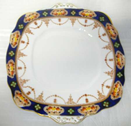 ROA113 Square Handled Cake Plate