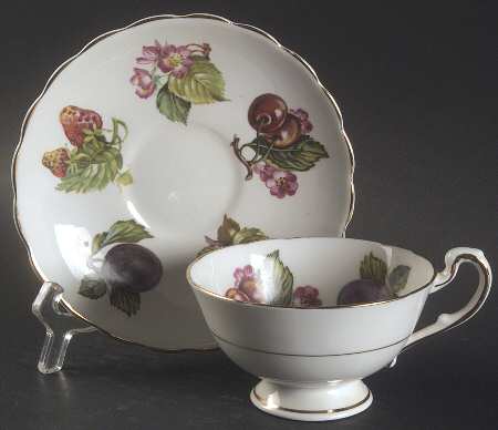 RCR3 Footed Cup & Saucer Set