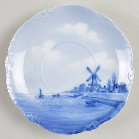 Delft Versailles Saucer