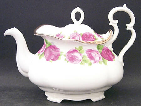 Old English Rose (Victoria) by Royal Albert