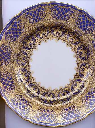 V262 by Royal Doulton