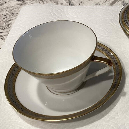 ROT202 Footed Cup & Saucer Set