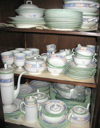 E7834 Footed Cup & Saucer Set