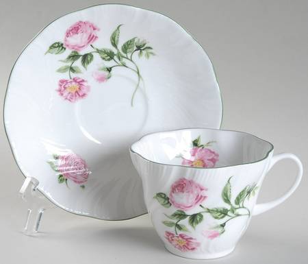 Mottis Font Roses Flat Cup & Saucer Set