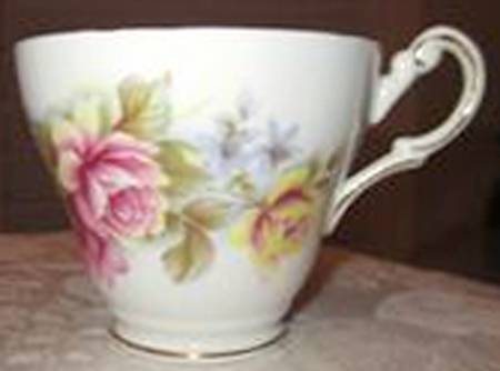RE18 Footed Cup