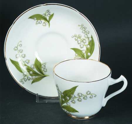 643 Footed Cup & Saucer Set