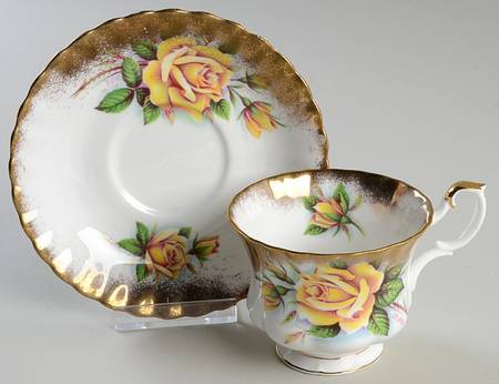 Sweetheart Roses Series Footed Cup & Saucer Set