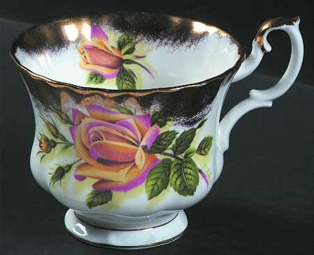 Sweetheart Roses Series Footed Cup