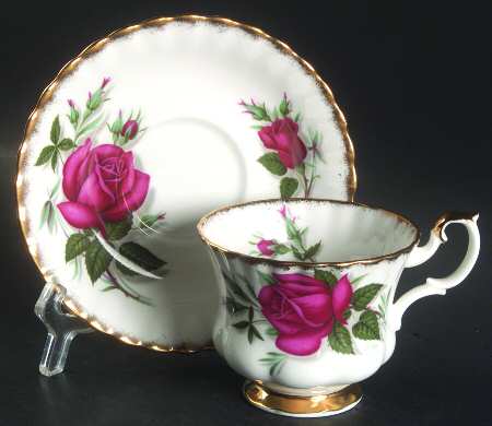 Sweetheart Roses Series Footed Cup & Saucer Set