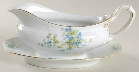 RSC47 Gravy Boat with Attached Underplate