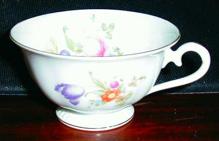 R1342 Footed Cup