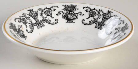 RD183 by Royal Doulton