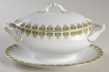 RSC48 Sauce Boat with Attached Underplate & Lid