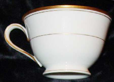 RO80 Footed Cup